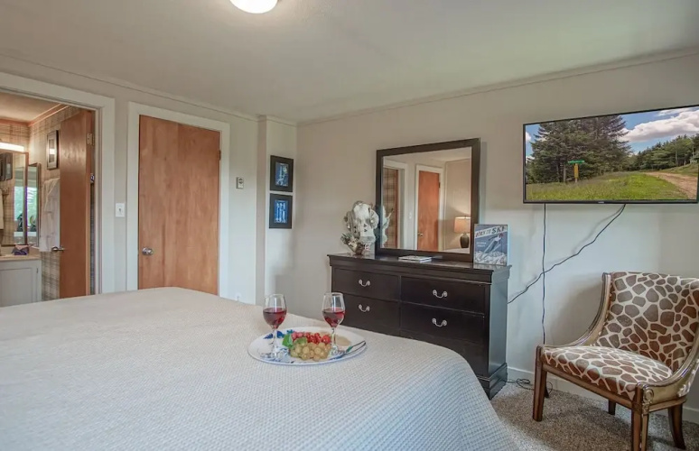 Powderidge 40: Slope Side, Sleeps 9 Full Kitchen