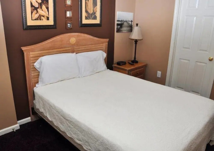 Ashworth 904 - 3 Br condo by RedAwning