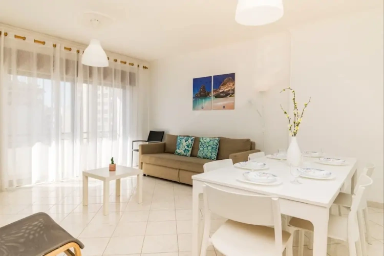 2 Bedrooms Apartment with balcony