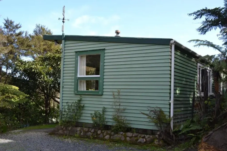 2 Bedrooms Cottage