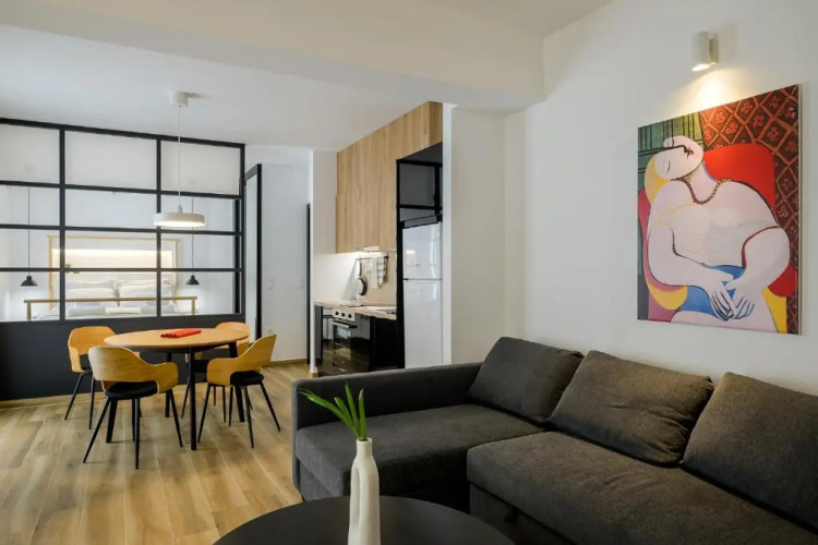 Alyvia Central Apartment 1
