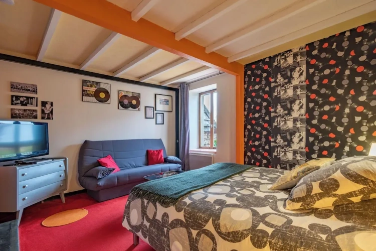 Classic Triple room with courtyard view
