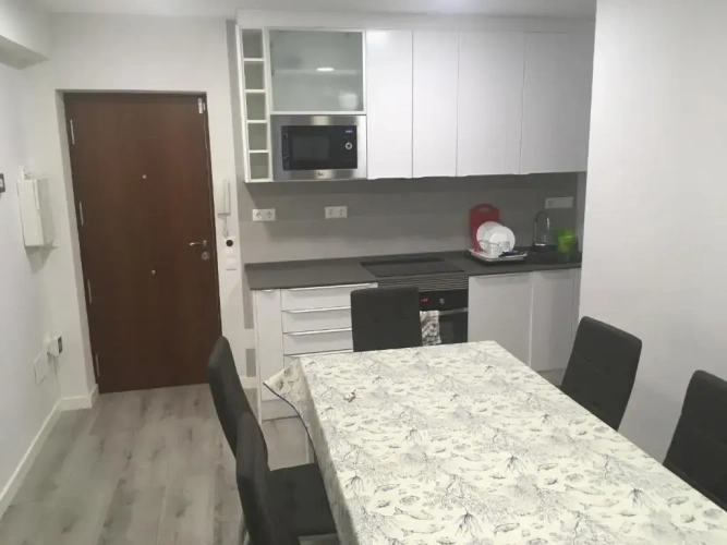 3 Bedrooms Apartment