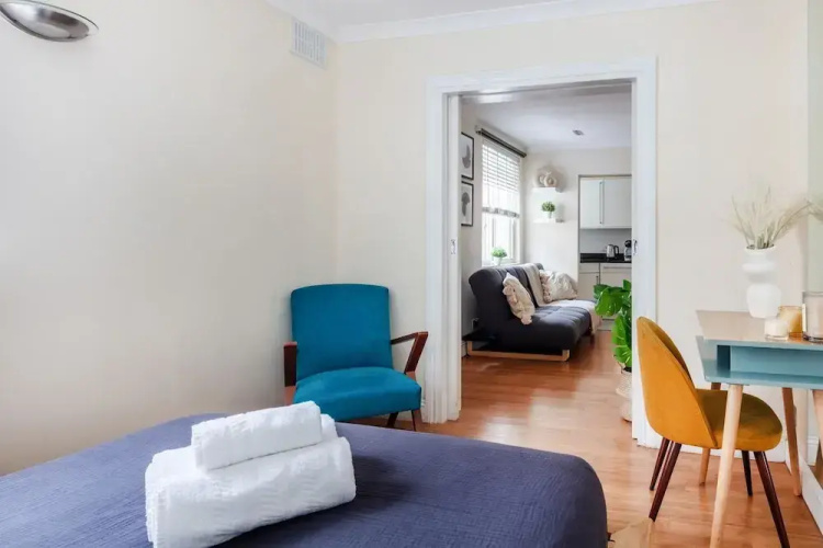 Classic 1BR - Notting Hill Gem