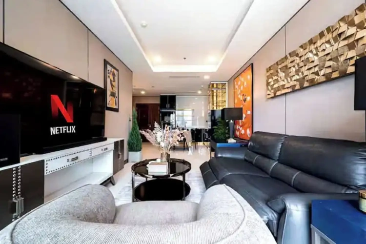 2 Bedrooms Presidential Club Suite with city view