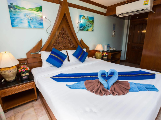 Grand Blue Hotel