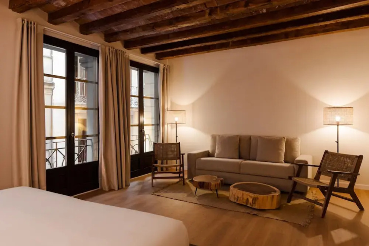 Los Arcos Hotel Gothic Quarter, Sonder