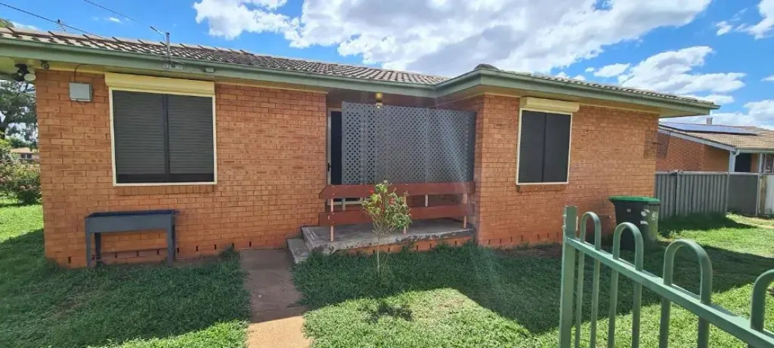 3 Bedrooms Cottage