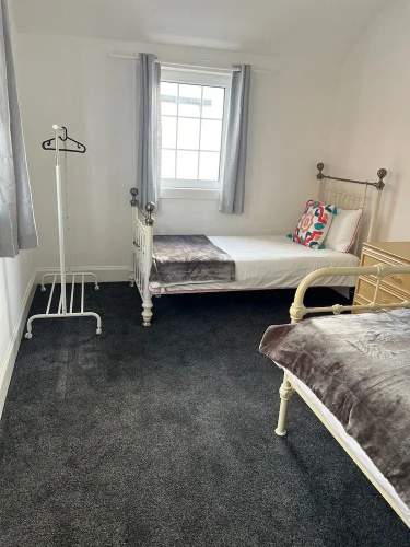 Cozy Gogarstone Cottage in Newbridge