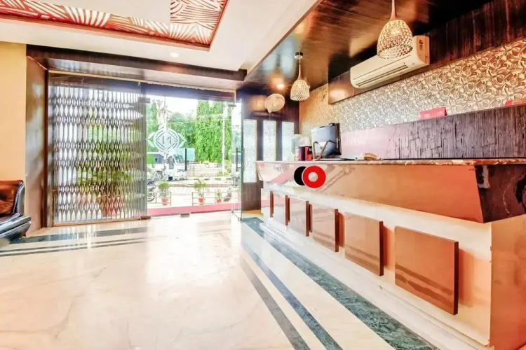 Nakshatra Comforts by OYO Rooms