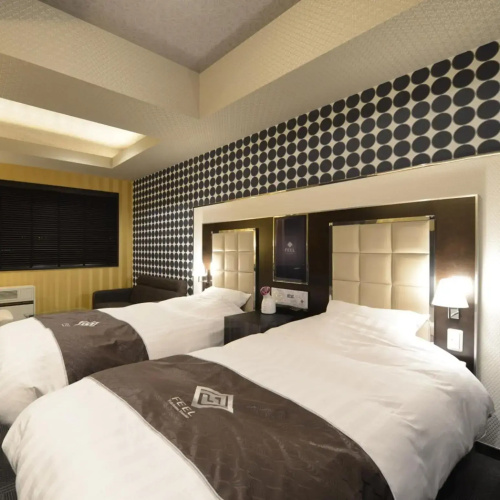 Hotels & Resort Feel