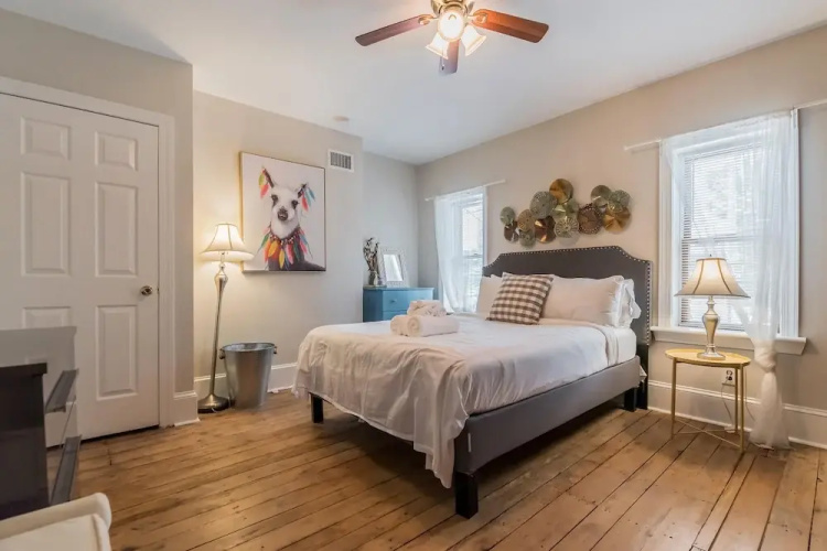 2439 Grays Ferry