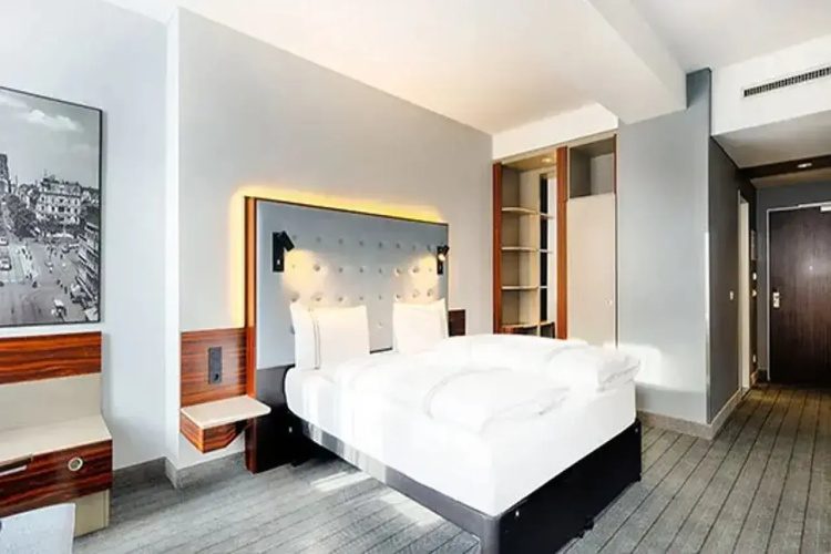 Premier Inn Koeln City Mediapark