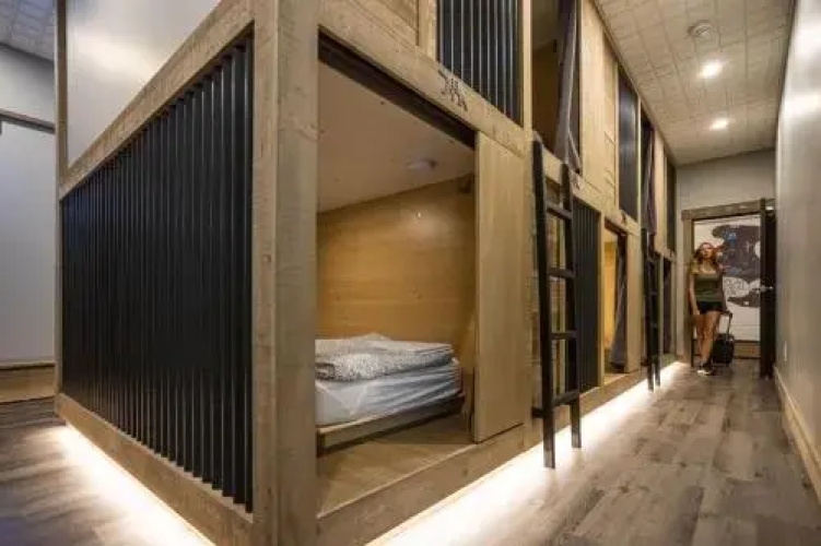 Raging Elk Hostel