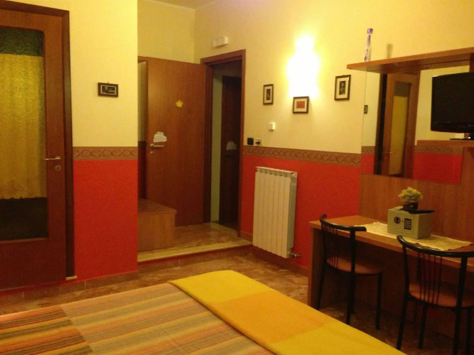 Aurora Rooms