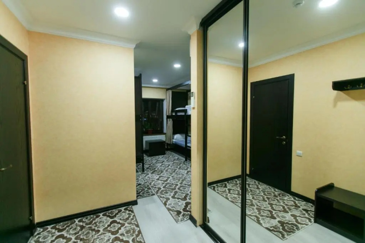 Hostel Cash