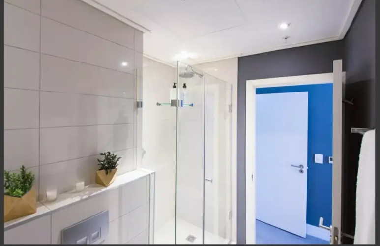 CBD Luxury Apartment