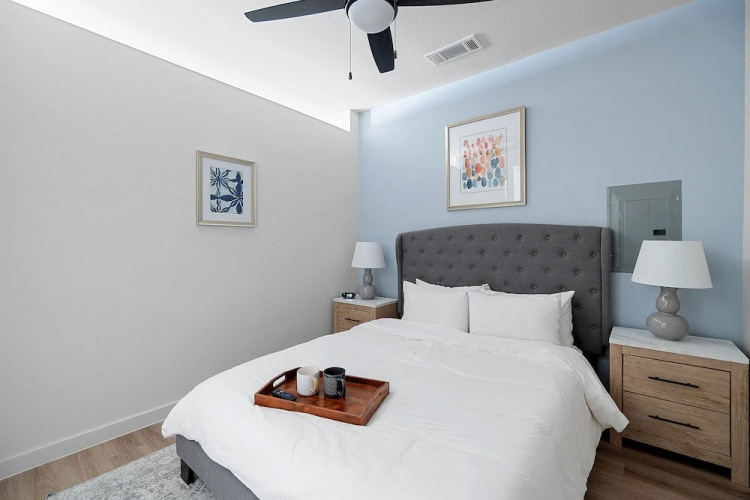 Sky-high Comfort 1BR Gym Pool Pet Friendly