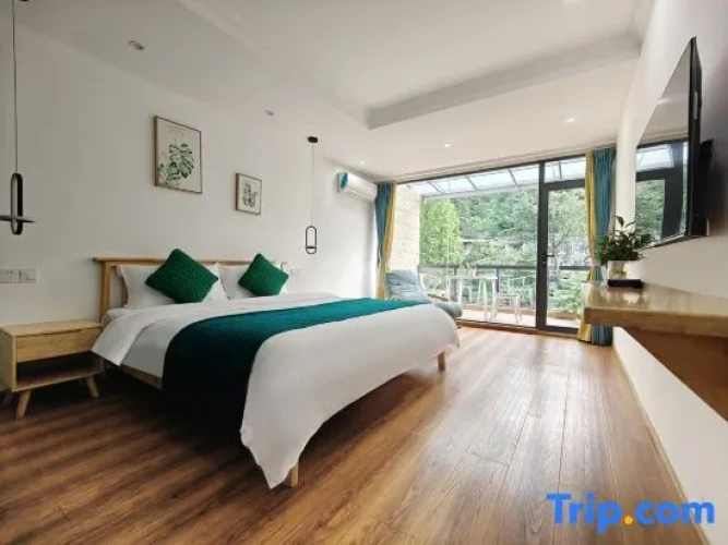 Standard room with balcony