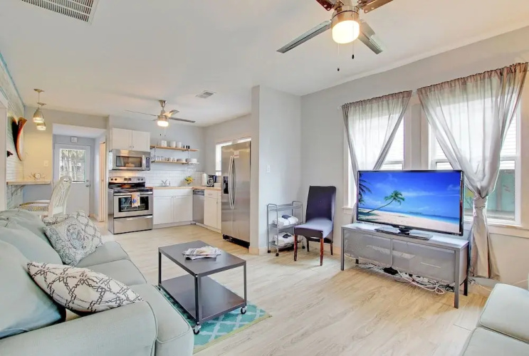 New Listing! Boogie Down & Surfs Up: 2-unit 4 Bedroom Duplex