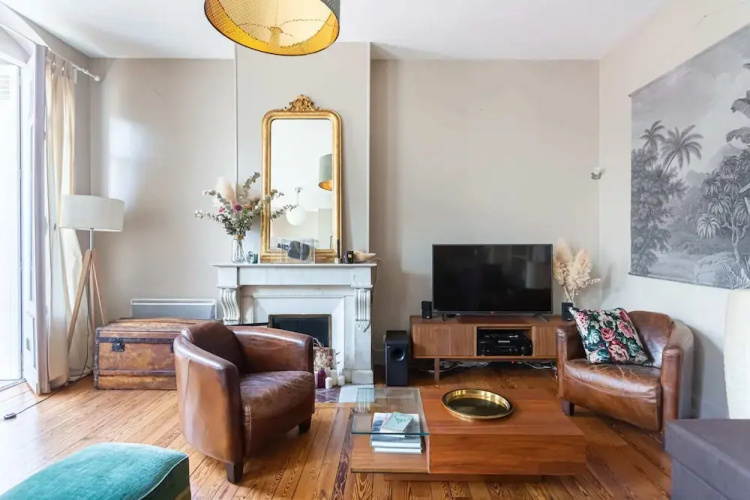 Typical Bordeaux Apartment
