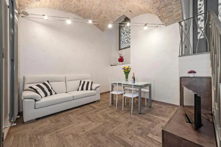 White flat Rione Monti