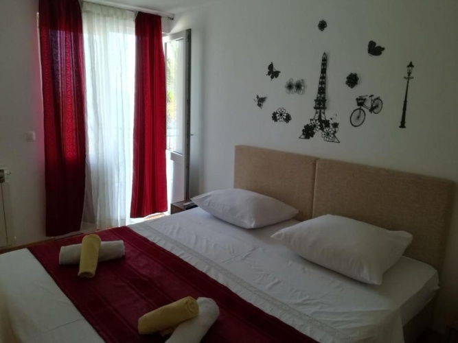 1 Bedroom Apartment with balcony and with sea view