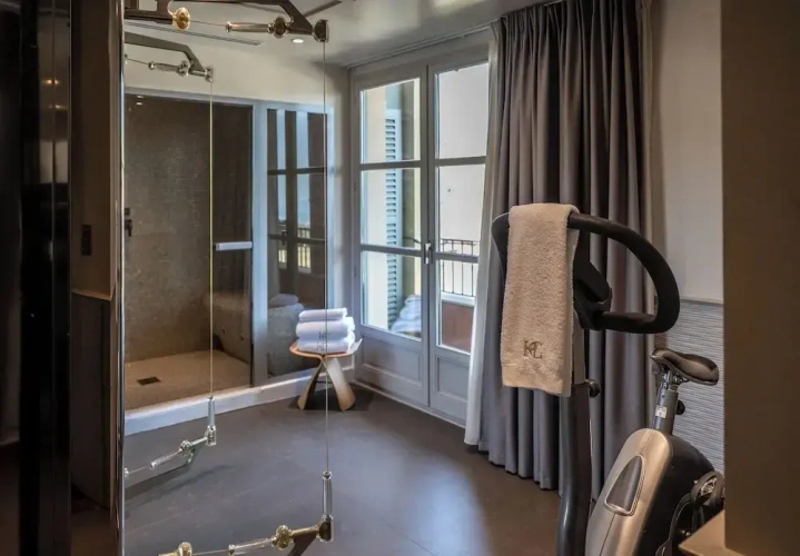 Suite with balcony