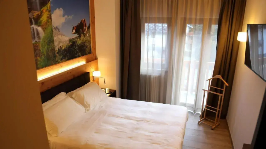 Dada Mountain Hotel