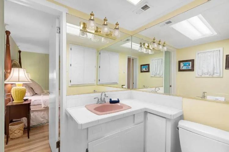 612 E Ashley - Shore Beats Work - 4 Bedrooms