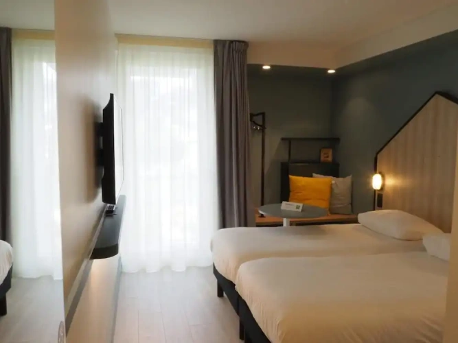 Standard Twin room with balcony