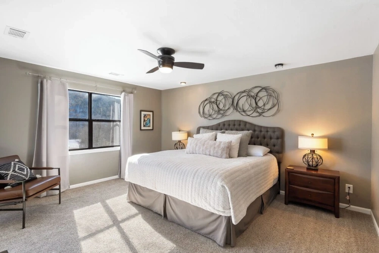 2 Bedrooms Apartment