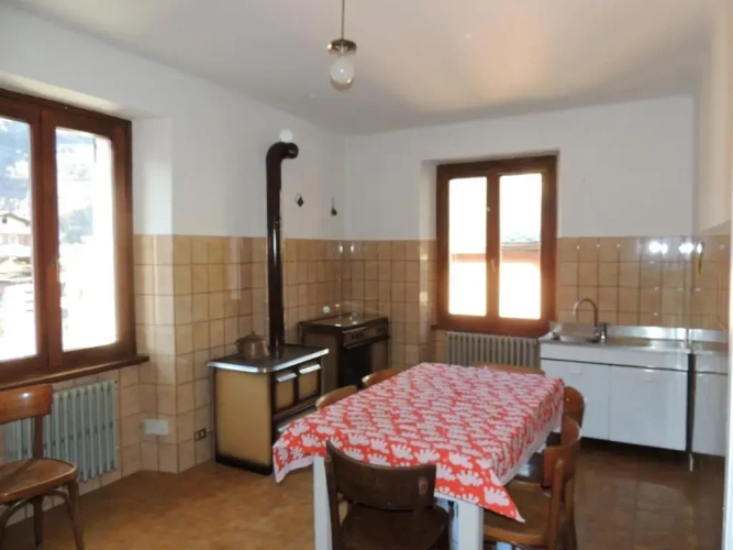 3 Bedrooms Apartment