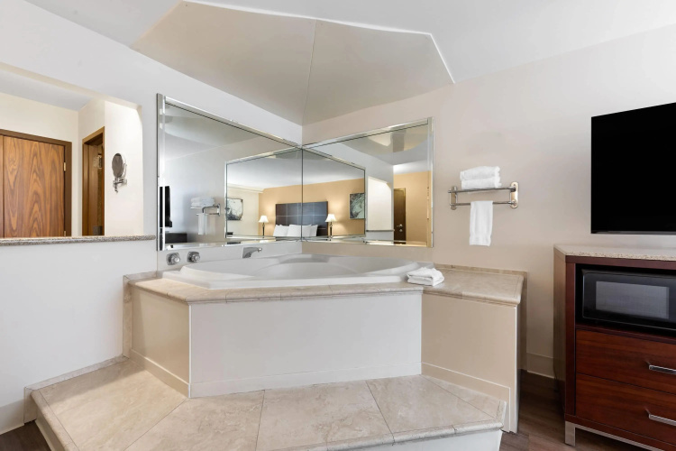 Wyndham Riverfront Little Rock photo 28