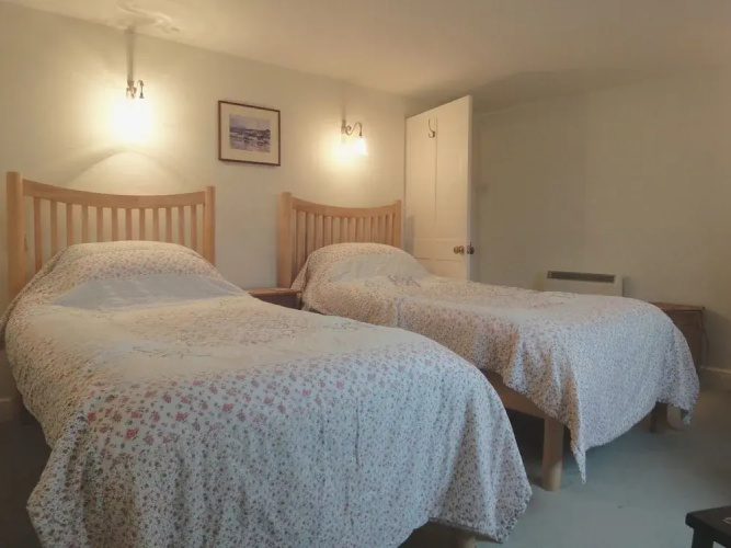 1 Rose Cottages
