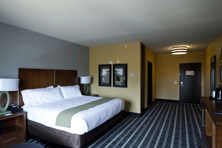 Holiday Inn Express & Suites Perry-National Fairground Area, an IHG Hotel