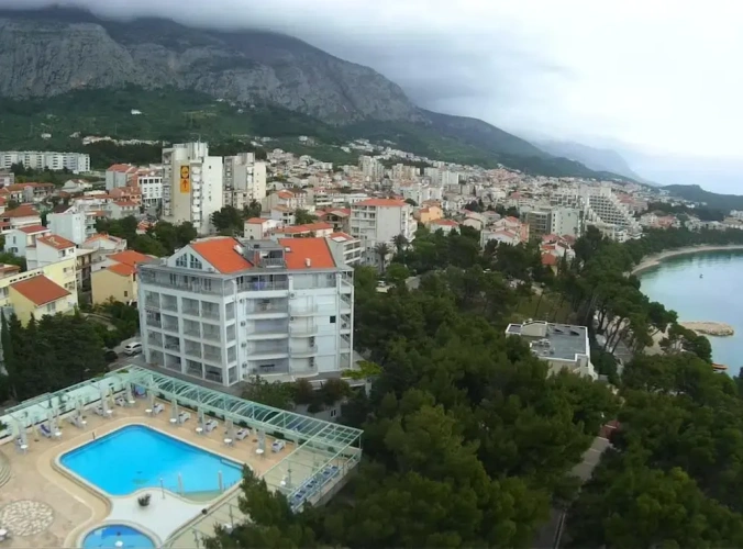1 Bedroom Apartment with balcony