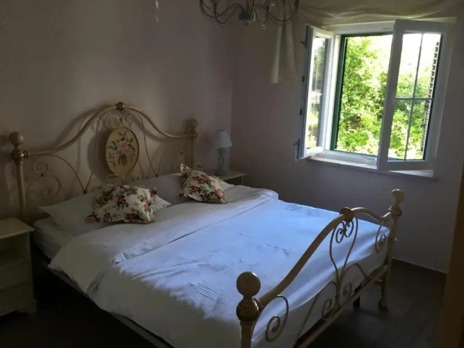 3 Bedrooms Apartment