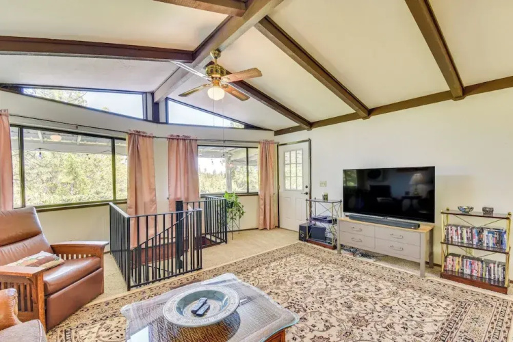Peaceful Groveland Home w/ Deck + Fire Pit!