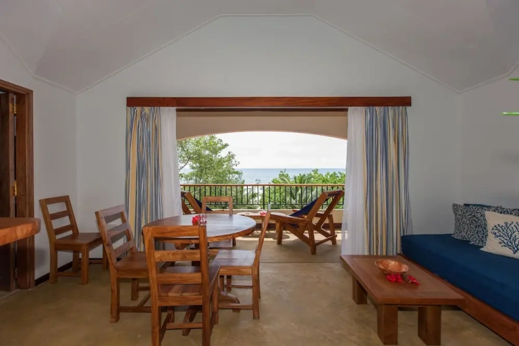 2 Bedrooms Apartment with ocean view