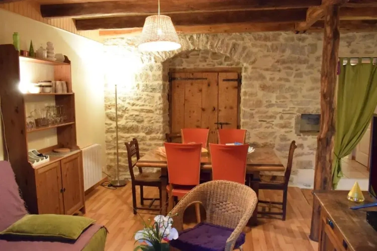 2 Bedrooms Cottage