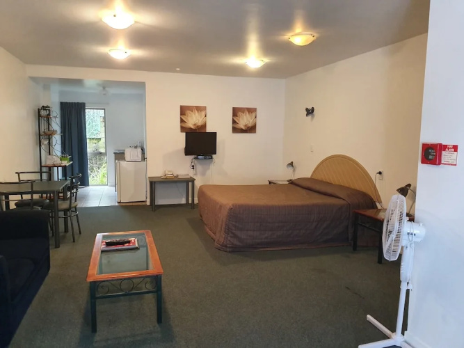 Lake Point Motel