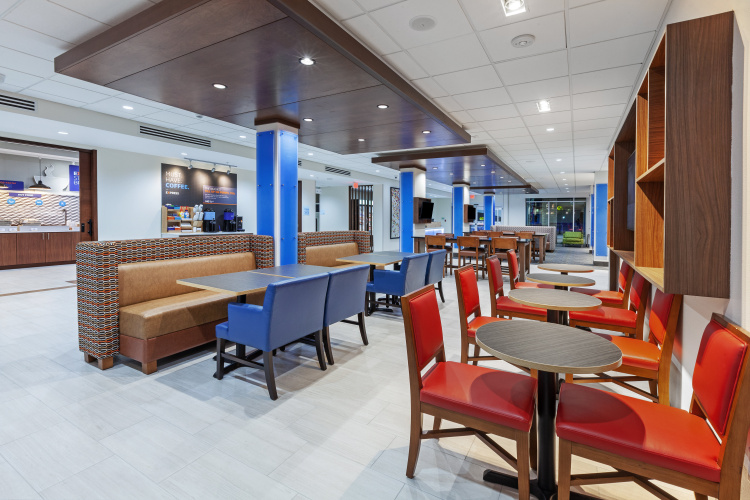 Holiday Inn Express & Sts Tulsa Northeast - Owasso photo 25