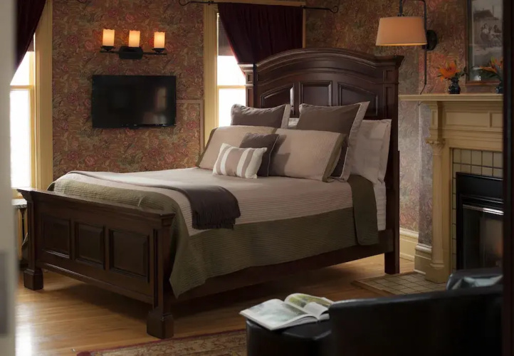 A G Thomson House Bed and Breakfast
