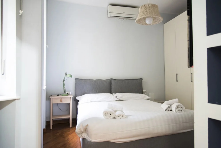 Delicious Apartment in Shopping District