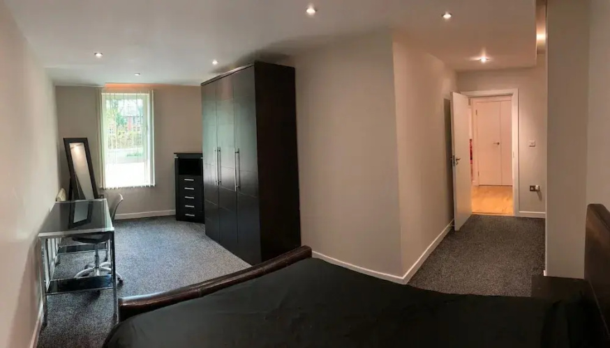 Elegant City Centre Apartment