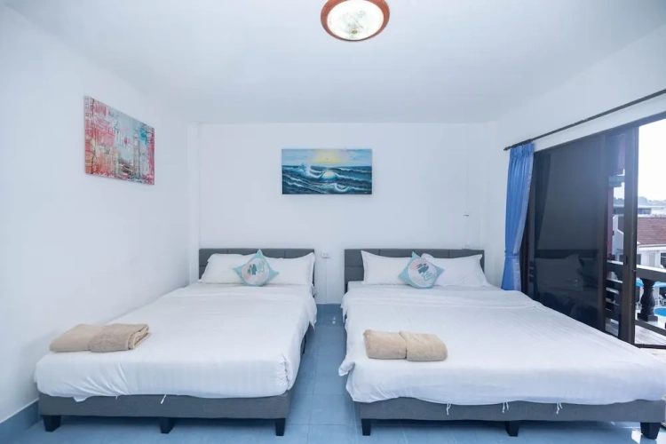 Comfort Quadruple room with balcony and with city view