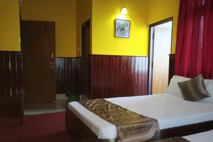 Hotel Pine Crest