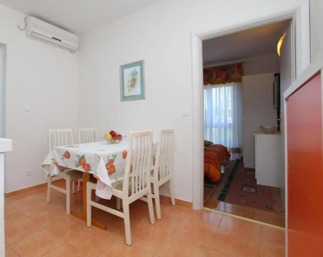 Apartments Jole - 70m from the sea