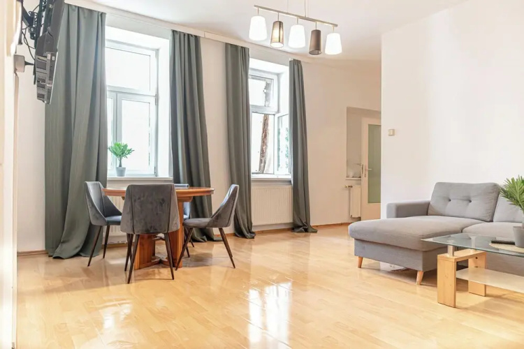 Basic 2BR Apt Near Westbahnhof